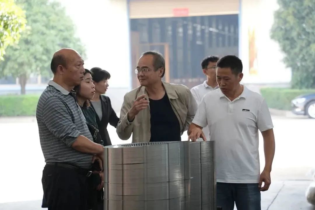 衡陽市工信局領(lǐng)導(dǎo)蒞臨朝陽集團(tuán)視察指導(dǎo) 衡陽市工信局領(lǐng)導(dǎo)蒞臨朝陽集團(tuán)視察指導(dǎo)